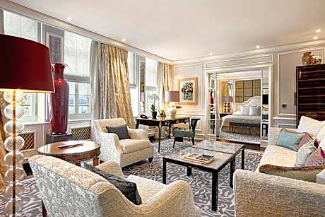 Deluxe Suite Lakeside