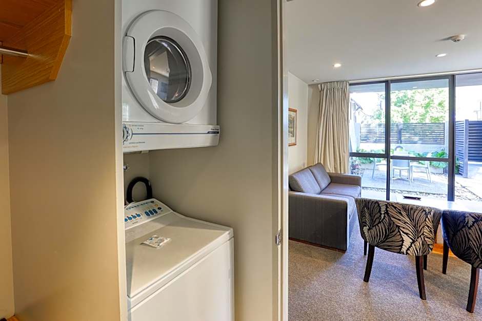 Garden Court Suites & Apartments