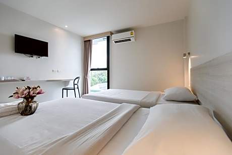 Twin Room with Private Bathroom