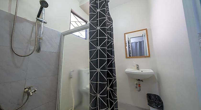 RedDoorz Plus @ Casa Lucia Sindalan San Fernando City Pampanga