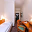 Hotel Ahl Meerkatzen Koln