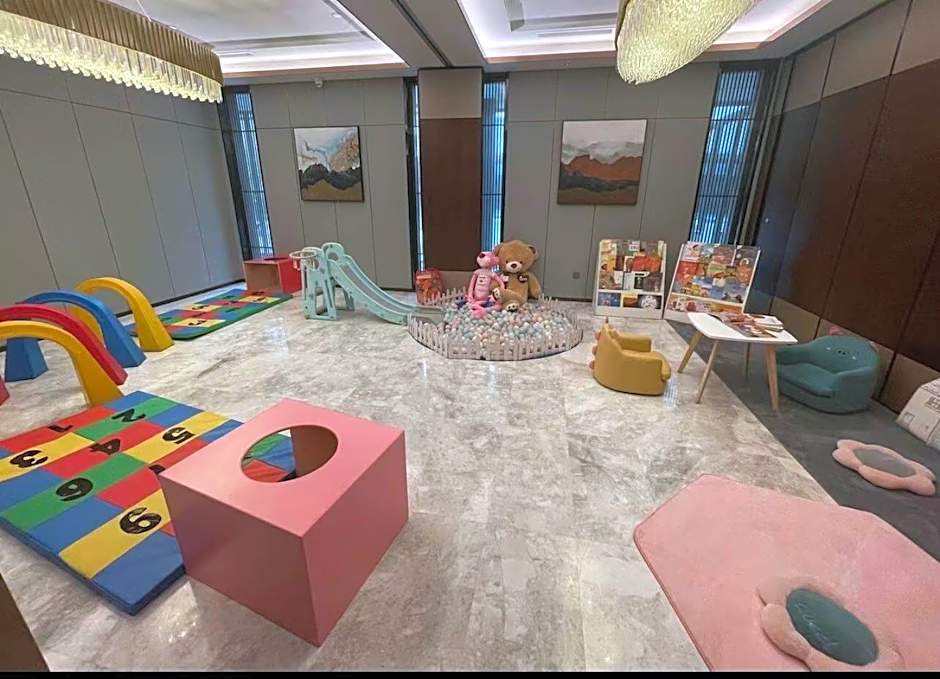 Ramada by Wyndham Luoyang Downtown