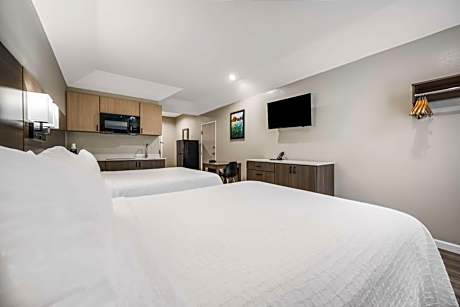 Queen Room with Two Queen Beds with Kitchenette- Non-Smoking