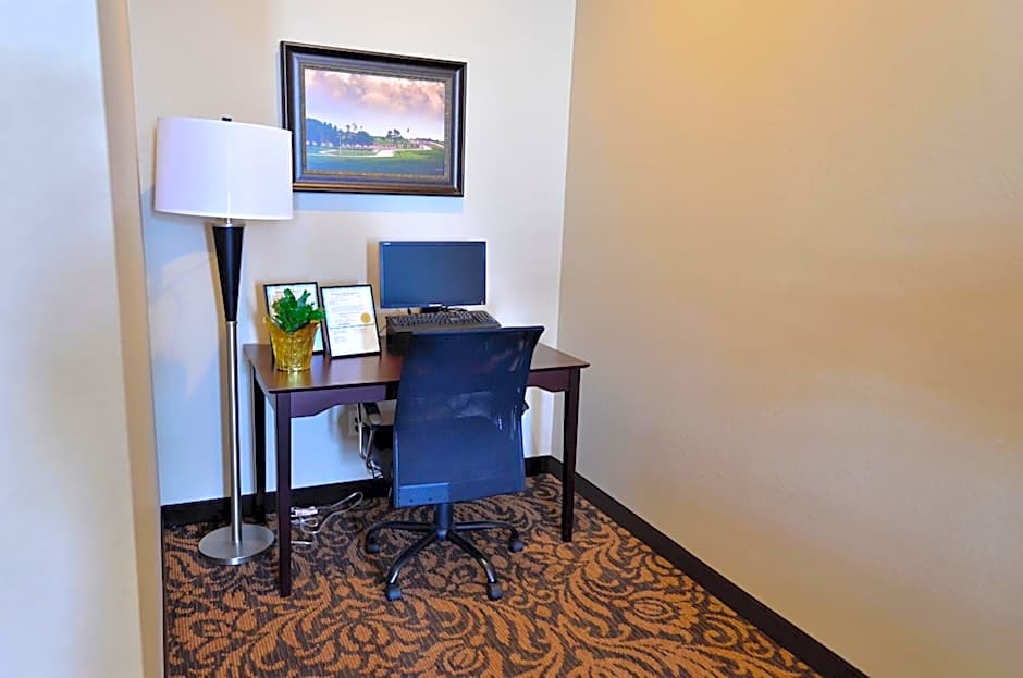 Cobblestone Inn & Suites - Holstein