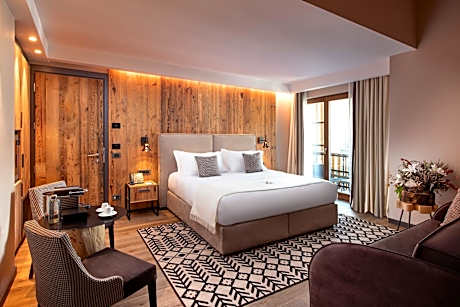 Junior Suite with Balcony