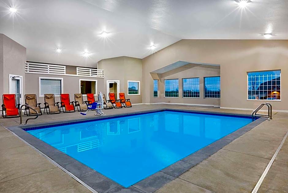 AmericInn by Wyndham Pella