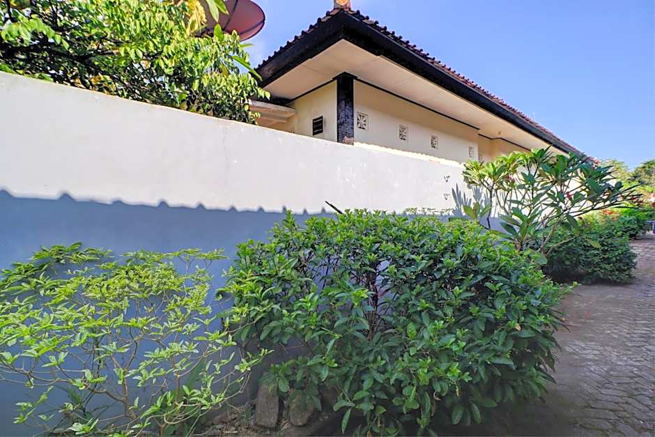 OYO Life 92838 Kost Ibu Surya