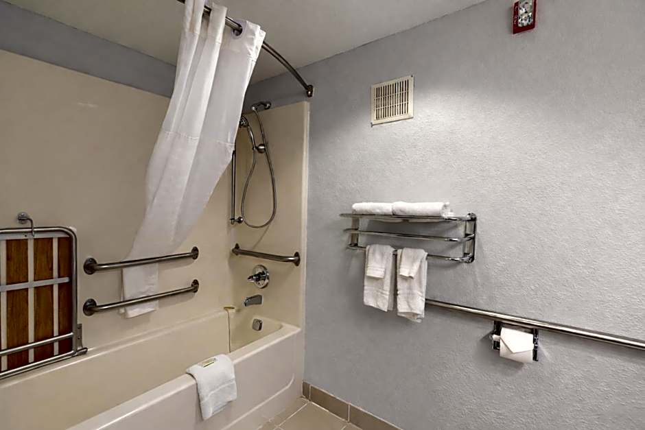 Greenfield Inn & Suites Owensboro, KY Airport