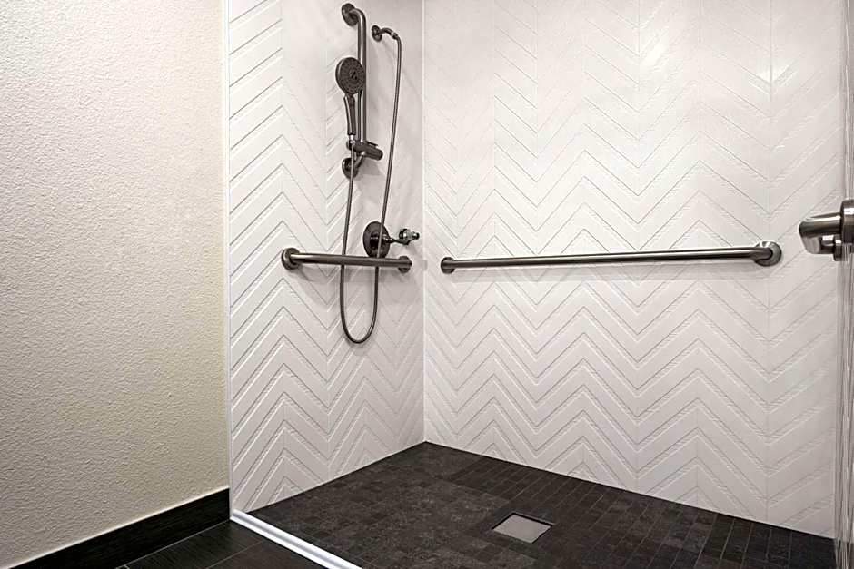 Ramada by Wyndham Anaheim Convention Center