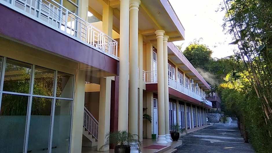 Tulip Inn Tomohon
