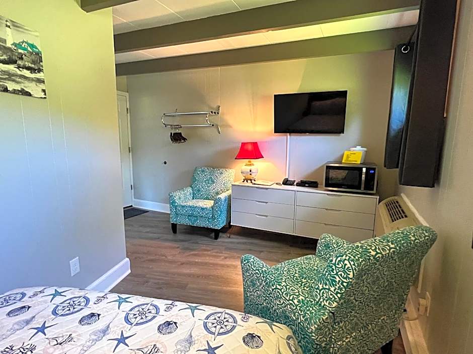 Claddagh Motel & Suites