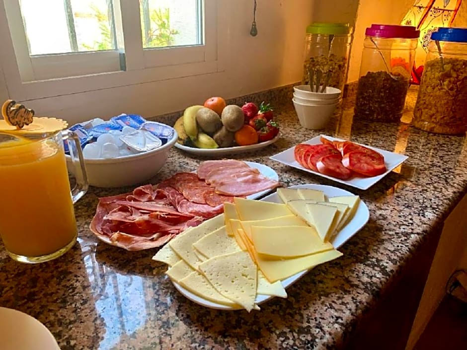 Cueva Romana, Solo Adultos, Apto para Nudistas