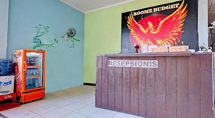 OYO Life 92877 Hotel Rainbow 7296