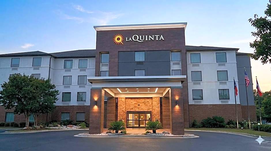 La Quinta Inn & Suites by Wyndham Auburn - University Area