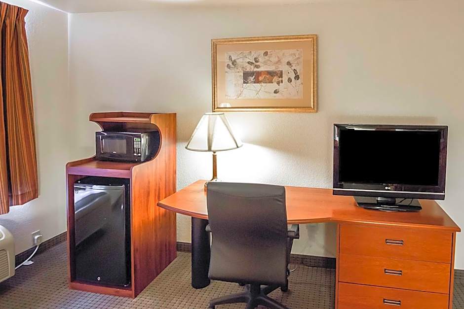 Quality Inn Parsons North