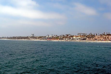 Days Inn by Wyndham Oceanside