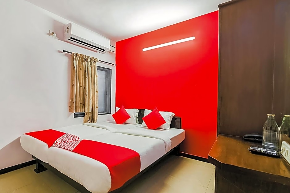 Flagship Hotel Maruthi Gandhi Park