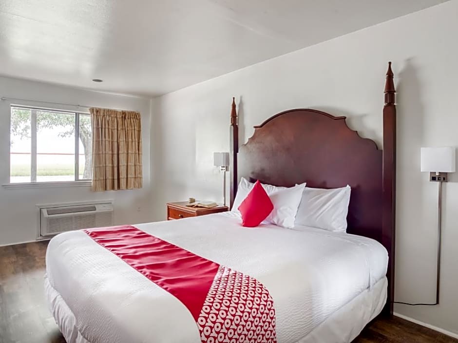 OYO Hotel Lockhart TX