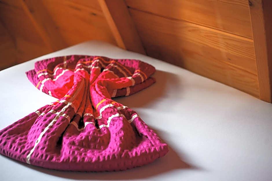 Rooms & Glamping Lana Haus