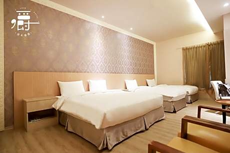 Superior Quadruple Room with Bath Tub