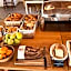 Seehotel am Hallstättersee modern rooms with AC