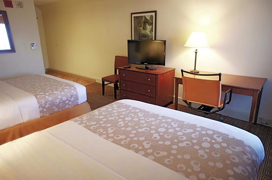 La Quinta by Wyndham Stamford / New York City