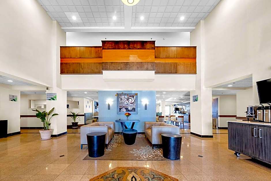 Wingate by Wyndham Chicago Schaumburg