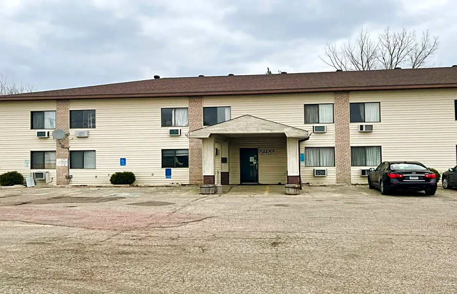 OYO Hotel Pipestone MN, Canterbury Park