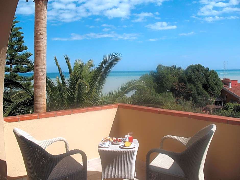 Helios Hotel