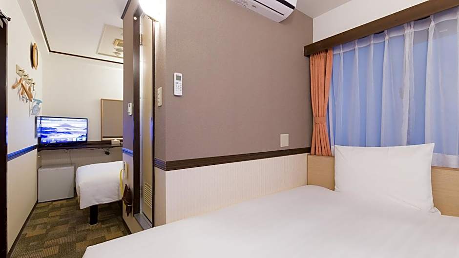 Photo 1 of 16 of Standard 2 Beds, Bathtub, Nonsmoking