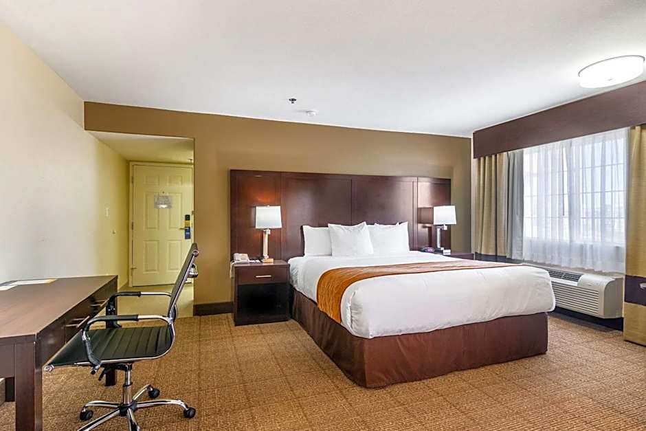 Comfort Inn & Suites