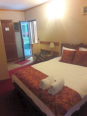 Camera dubla superioara parter