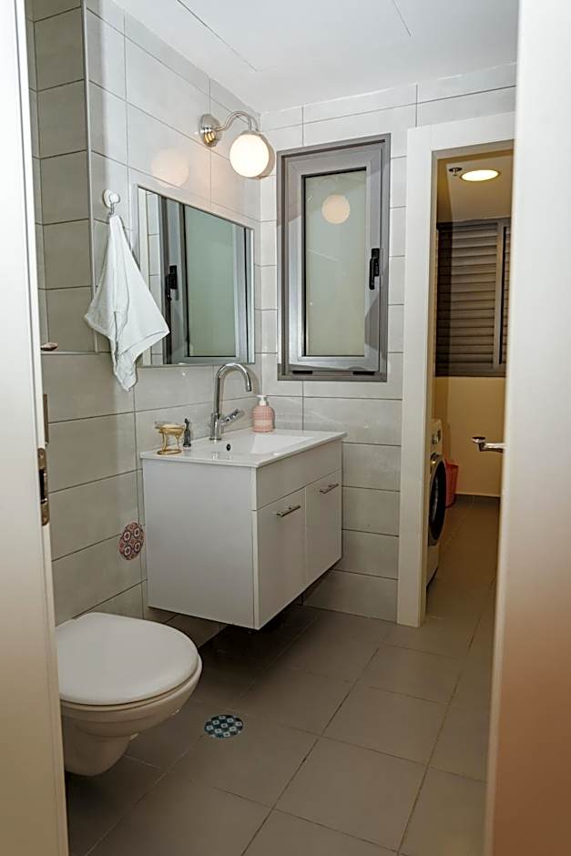 V-Home Dotan apartment