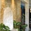 Hotel 385