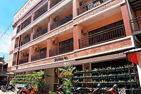 Outdoor Inn Kata Hotel