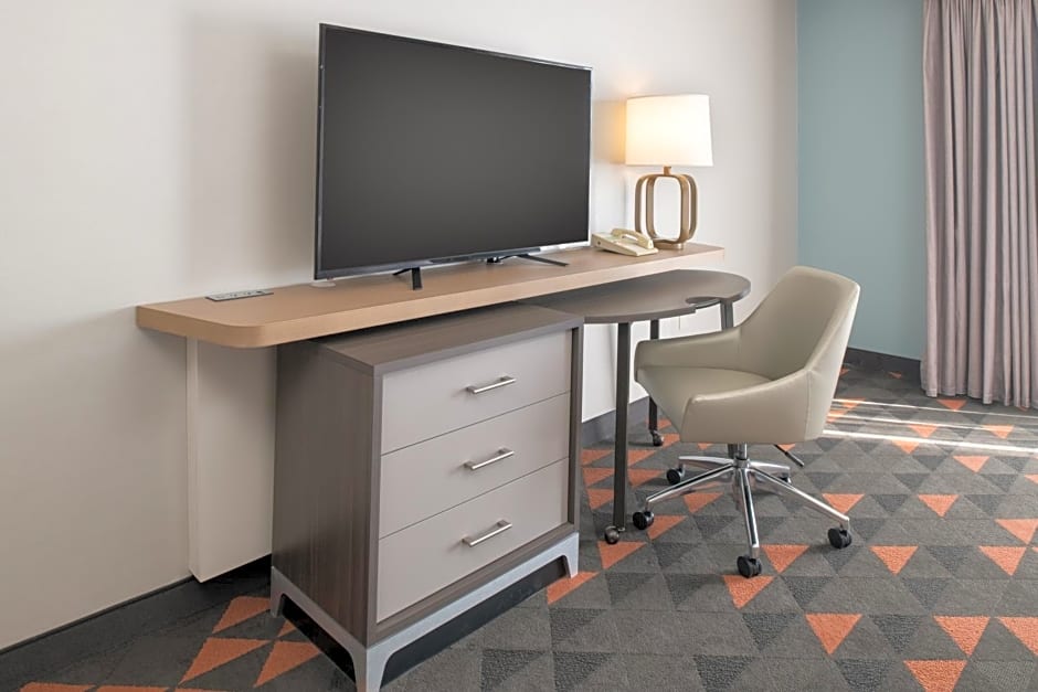 Holiday Inn Portland - Columbia Riverfront by IHG