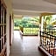 Jungle Palace Homestay