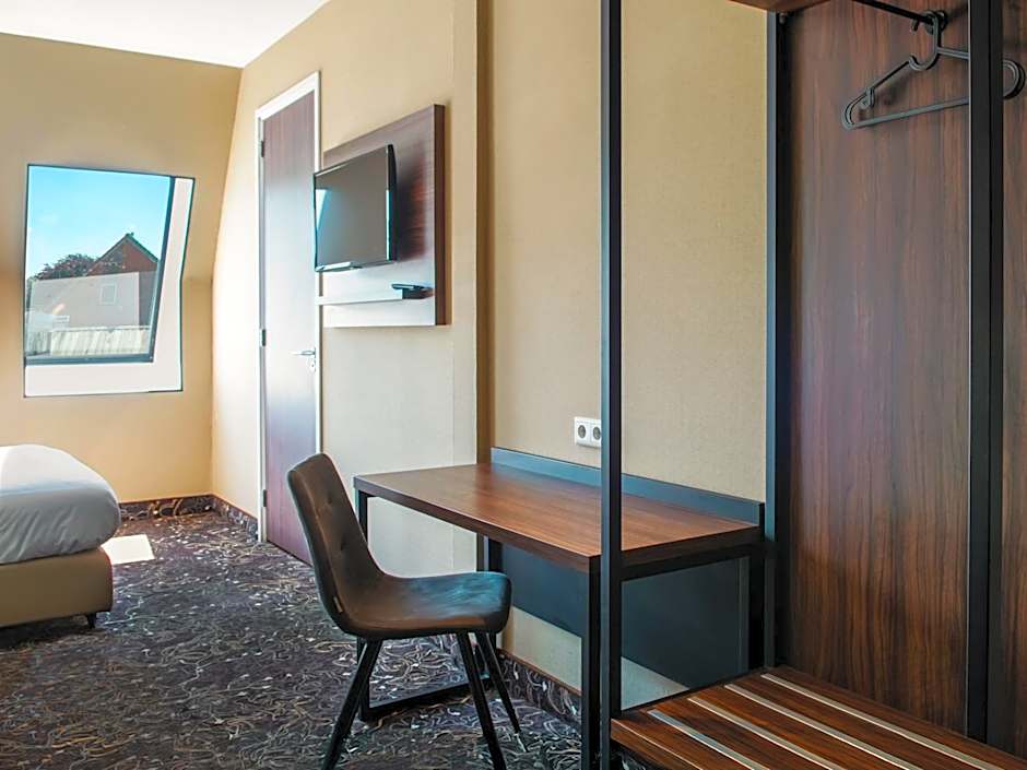 Amsterdam Lake Hotel