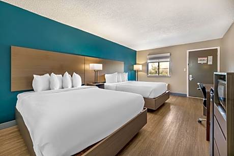 Queen Room with Two Queen Beds - Non-Smoking