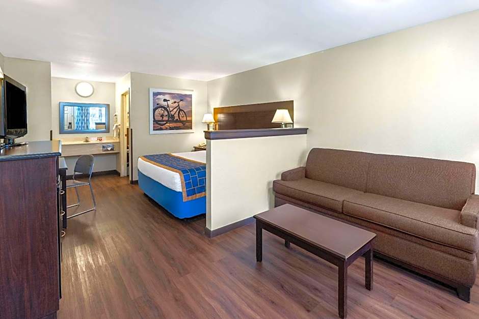 Days Inn by Wyndham Grants