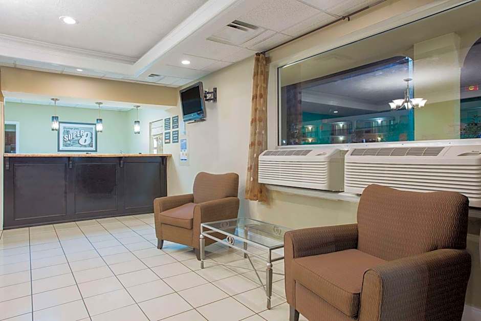 Super 8 by Wyndham Augusta