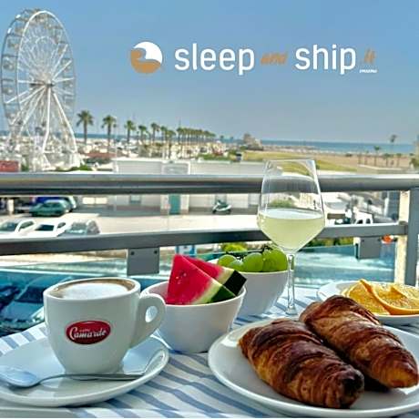 B&B Marina Sleep And Ship