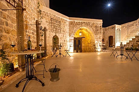 Mirsoum Hotel