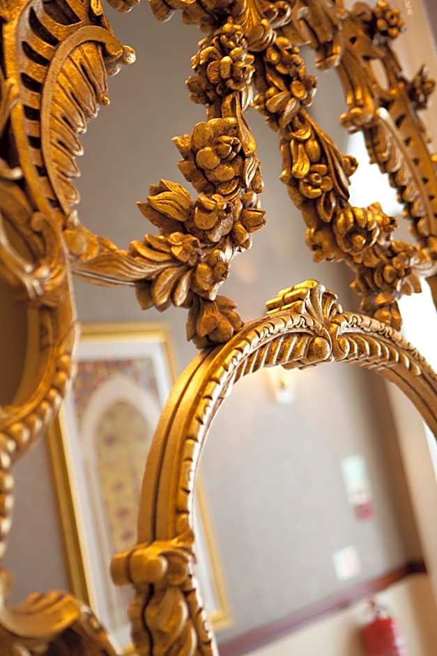 Park Grand Paddington Court