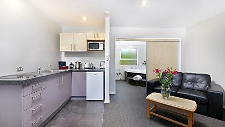 Executive Suite with Spa Bath