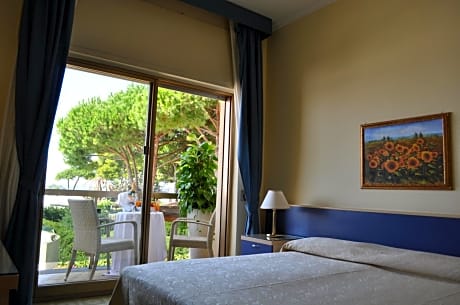 Superior Double or Twin Room with Sea View