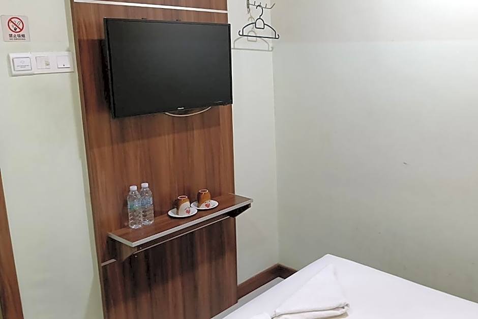 Golden Night Hotel
