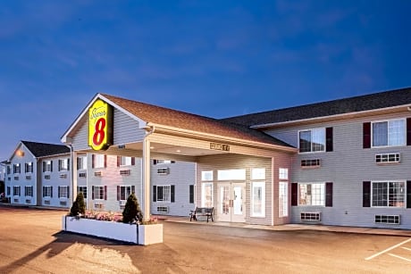 Super 8 by Wyndham Neosho