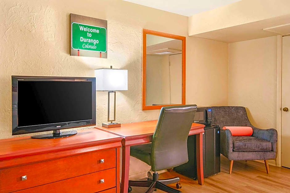 Econo Lodge Inn & Suites Durango