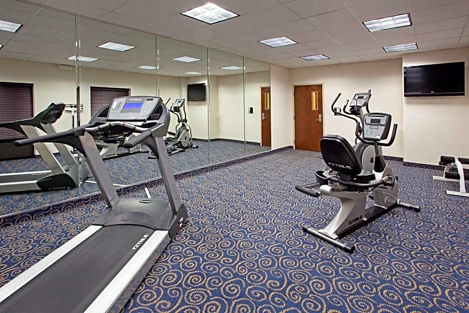 Holiday Inn Express & Suites Hope Mills-Fayetteville Arpt by IHG